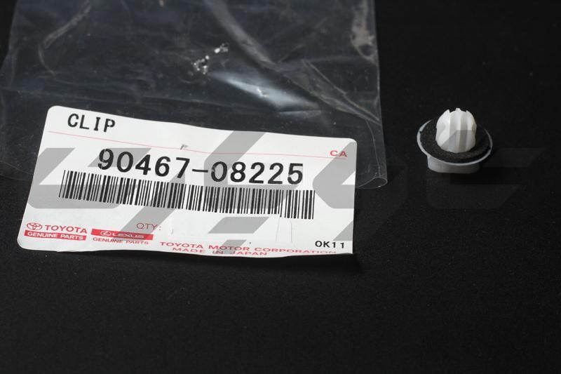 CLIP (FOR QUARTER OPENING MOULDING)